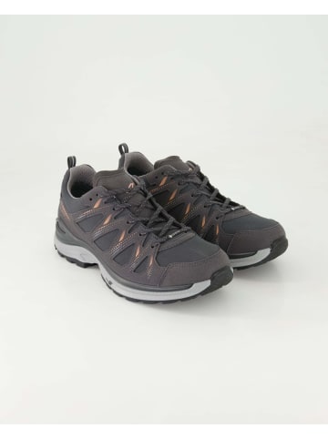 LOWA Wanderschuhe in Grau