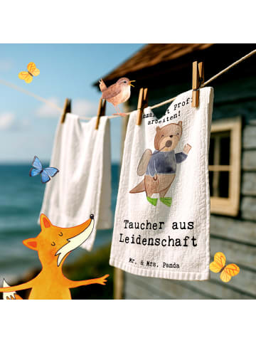 Mr. & Mrs. Panda Handtuch Taucher Leidenschaft mit Spruch in Weiß