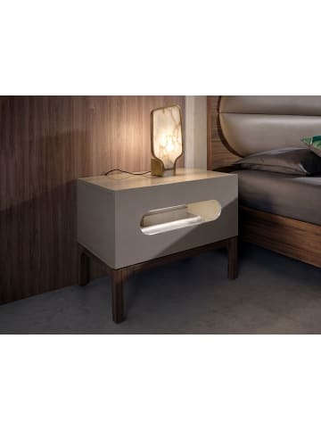 The Lumine Tischlampe 8118 in Weiß / Gold – (B)25 x (H)43 x (T)10 cm