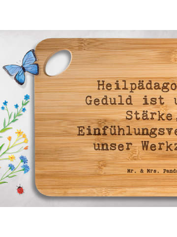 Mr. & Mrs. Panda Holzbrettchen Spruch Heilpädagogin Geduld mit S... in Braun