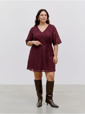 Vero Moda Kleid aus Spitze in Windsor Wine