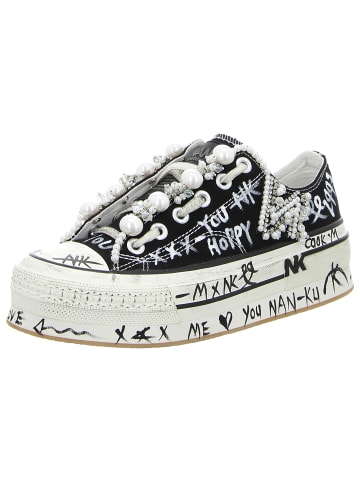 Nan-Ku Sneaker Low in schwarz