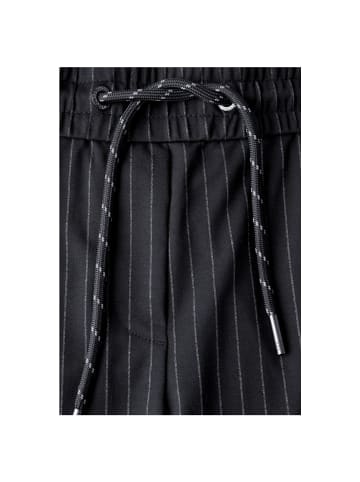 Cecil Hose in deep charcoal grey