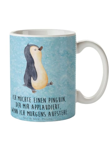 Mr. & Mrs. Panda Tasse Pinguin marschieren mit Spruch in Eisblau