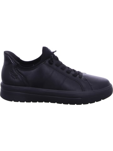 Jana Slipper in schwarz