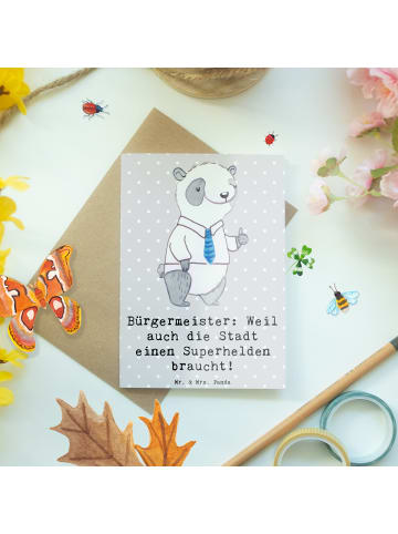 Mr. & Mrs. Panda Grußkarte Bürgermeister Superheld mit Spruch in Grau Pastell