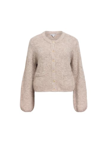 Object Pullover in humus