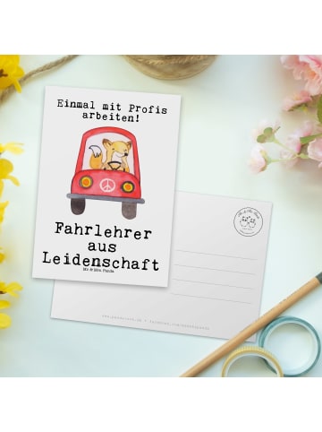 Mr. & Mrs. Panda Postkarte Fahrlehrer Leidenschaft mit Spruch in Weiß