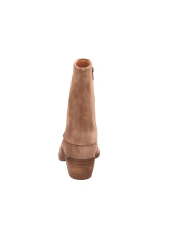 Gabor Sitefel in camel