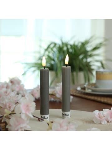 Adilina 2x LED Stabkerzen LINA Rustik-Optik Echtwachs H: 16cm in grau