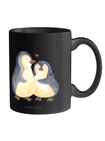 Mr. & Mrs. Panda Mug Pinguin umarmen ohne Spruch in Schwarz