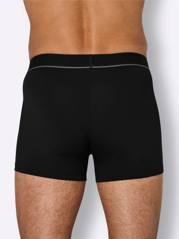 adidas Pants in schwarz