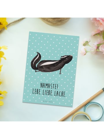 Mr. & Mrs. Panda Grußkarte Stinktier Yoga mit Spruch in Türkis Pastell