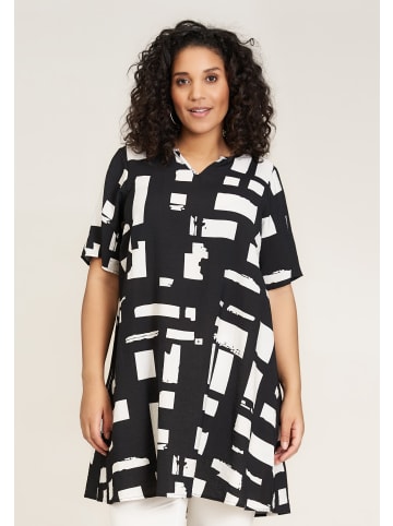 Studio Kleid Birgitte in black white patterned