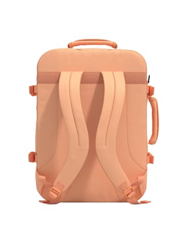 Cabinzero Classic 114 Daypack 51 cm Laptopfach in sunny day