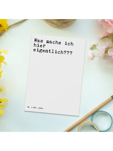 Mr. & Mrs. Panda Postkarte Was mache ich hier... mit Spruch in Weiß