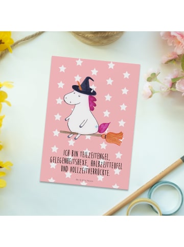 Mr. & Mrs. Panda Postkarte Einhorn Hexe mit Spruch in Rot Pastell