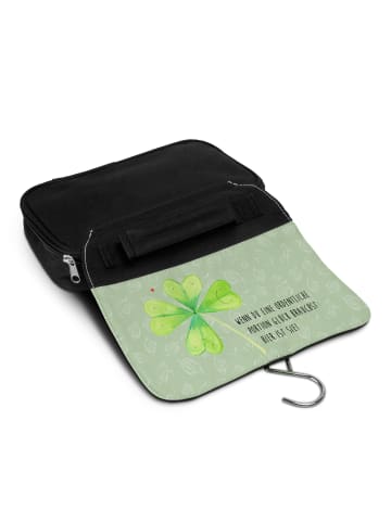 Mr. & Mrs. Panda Waschtasche Blume Kleeblatt mit Spruch in Blattgrün