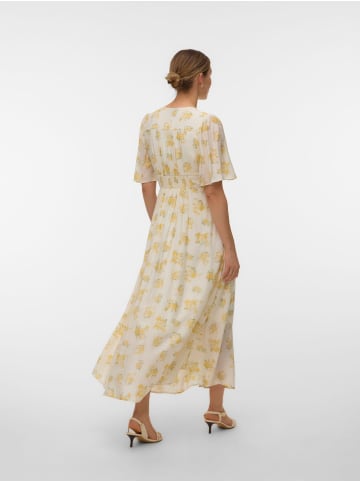 Vero Moda Gesmoktes Kleid in Birch