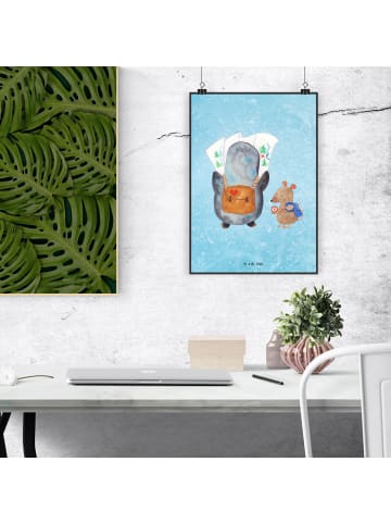 Mr. & Mrs. Panda Poster Pinguin & Maus Wanderer ohne Spruch in Eisblau