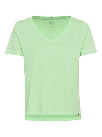 Camel Active V-Neck T-Shirt aus Organic Cotton in Pistazie