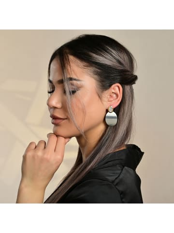 Adeliás Damen Ohrringe – Ohrstecker aus Edelstahl mit Perlmutt in silber