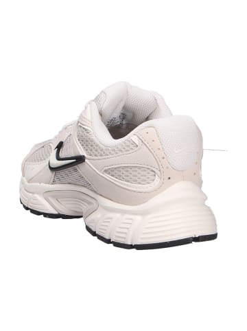 Nike Sneaker V5 RNR in beige