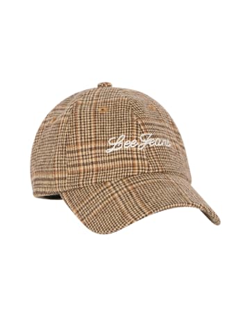 Lee Cap Check in Chocolate Torte
