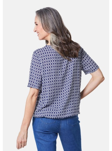 GOLDNER Farbbrillante Druckbluse mit liebevollen Details in marine / weiß