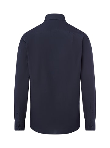 Andrew James Hemd in marine