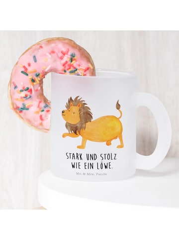 Mr. & Mrs. Panda Teetasse Sternzeichen Löwe mit Spruch in Transparent