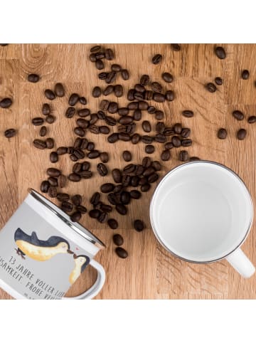 Mr. & Mrs. Panda Camping Emaille Tasse 13. Hochzeitstag Veilchen... in Heather Grey