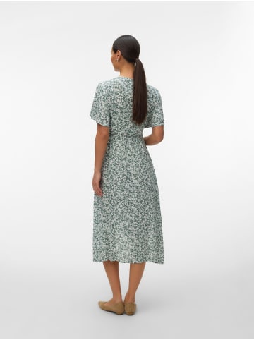 Vero Moda Kleid in Laurel Wreath 1