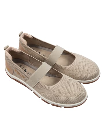 Mustang Ballerina in Sand