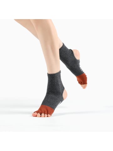 MUNADUNA Anti-Rutsch Yoga Zehensocken–offene Zehen&offene Ferse in Grau/Rot