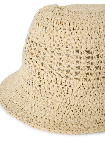 Marie Lund Hut in sand - 0002