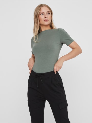 Vero Moda Basic Stretch T-Shirt mit U-Boot-Ausschnitt VMPANDA in Grün-2