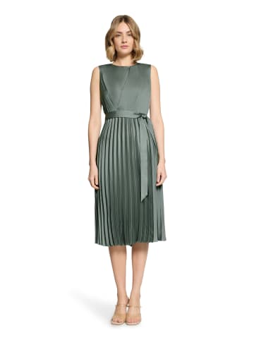 BETTY & CO Chiffonkleid mit Plissee in Mint