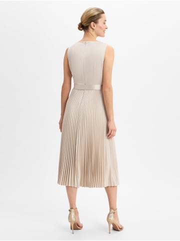 comma Kleid in beige - 0001