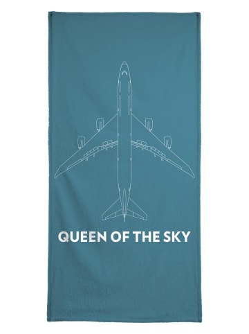 Juniqe Strandtuch "Queen of the Sky Boeing 747" in Blau & Weiß