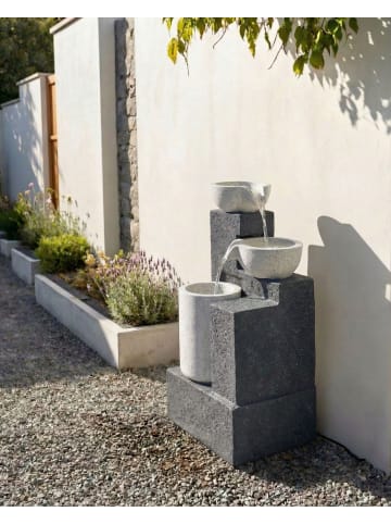 Beliani Gartenbrunnen NAGAMI in Grau - (W) 30 x (H) 62 x (L) 25 cm