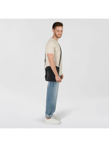 U.S. Polo Assn. Free Spirit Umhängetasche 22 cm in black