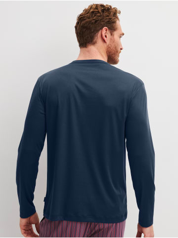 Calida Shirt in night shadow