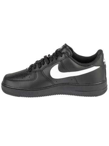 Nike Nike Air Force 1 07 in Schwarz