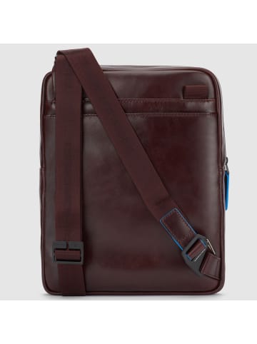 Piquadro Blue Square Revamp Umhängetasche Leder 22 cm in mahogany