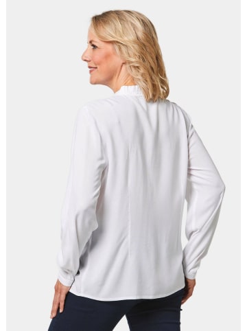 GOLDNER Kurzgröße:  Bluse Bluse mit raffiniertem Ausschnitt in weiß