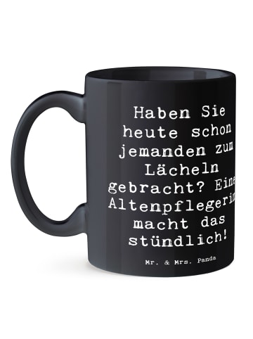 Mr. & Mrs. Panda Tasse Spruch Altenpflegerin Lächeln mit Spruch in Schwarz