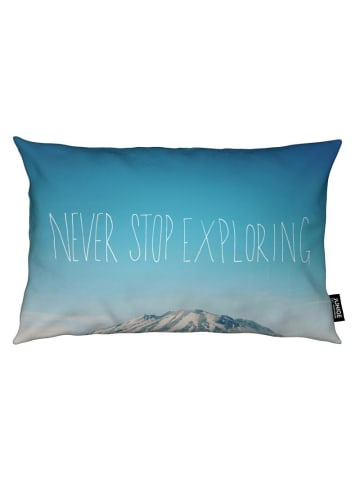 Juniqe Kissen "Never Stop Exploring" in Blau & Weiß