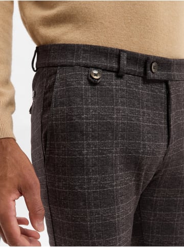 Bugatti Hose Renzo in schlamm