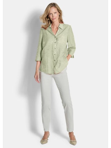 GOLDNER Kurzgröße:  Viskosebluse mit filigranem Muster in salbei